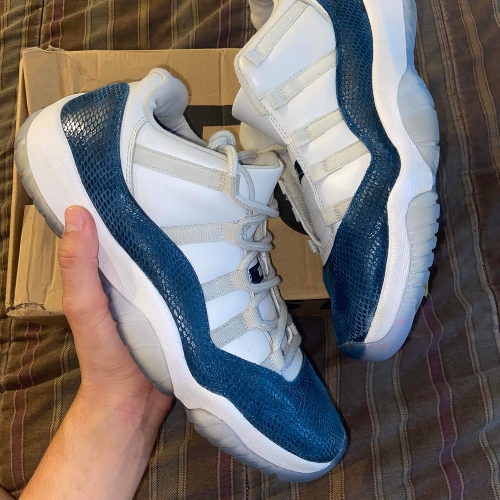 Jordan 11 navy snakeskin